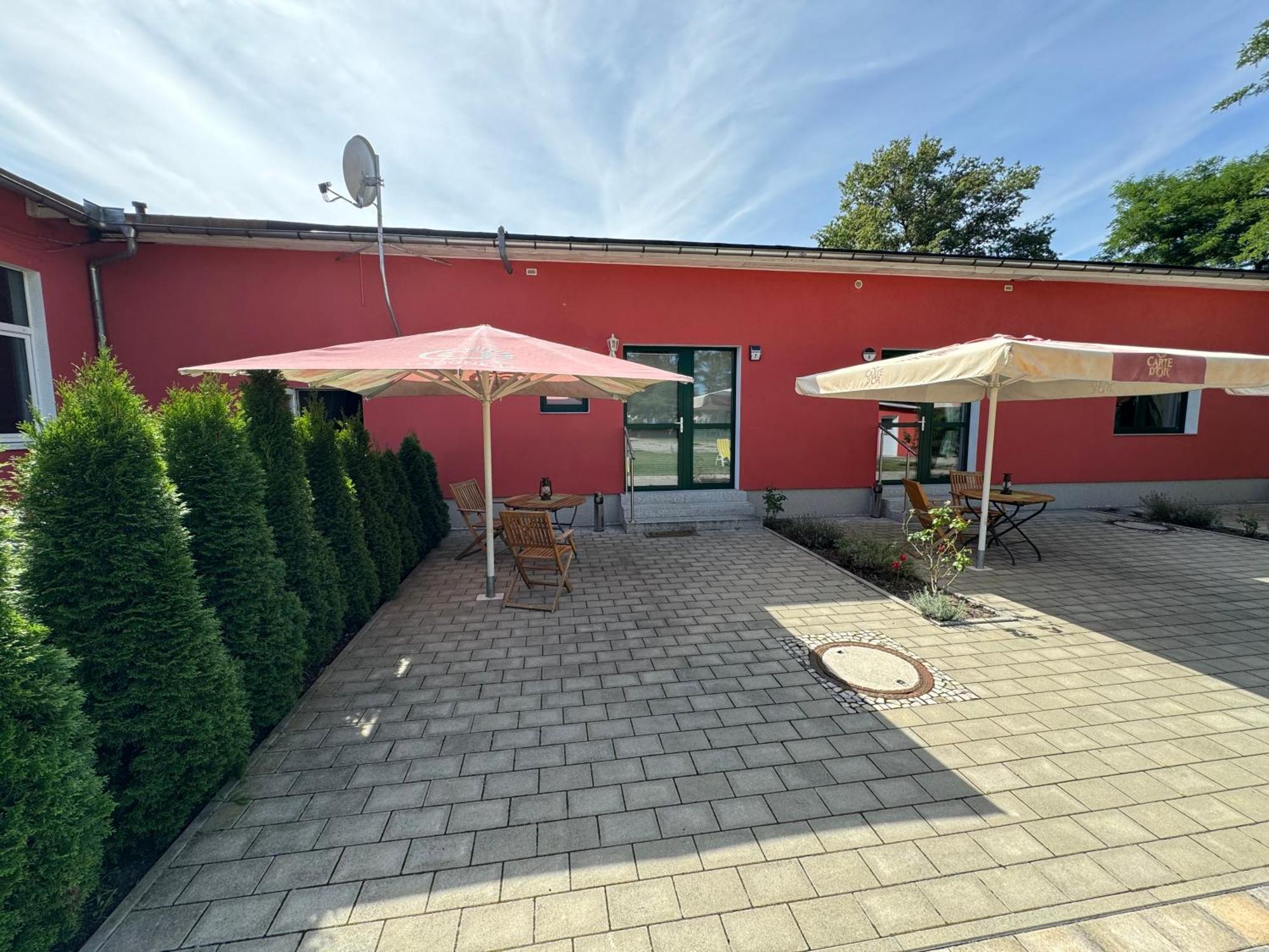 Bed & Breakfast Am Waldguertel Forst  Exterior photo